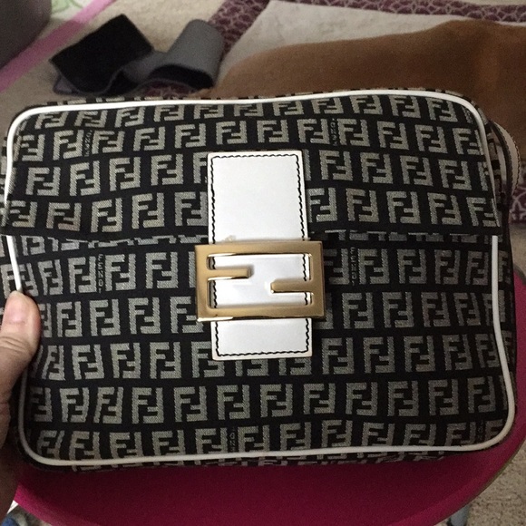 BNWT Fendi Bag SOLD - Picture 2 of 8